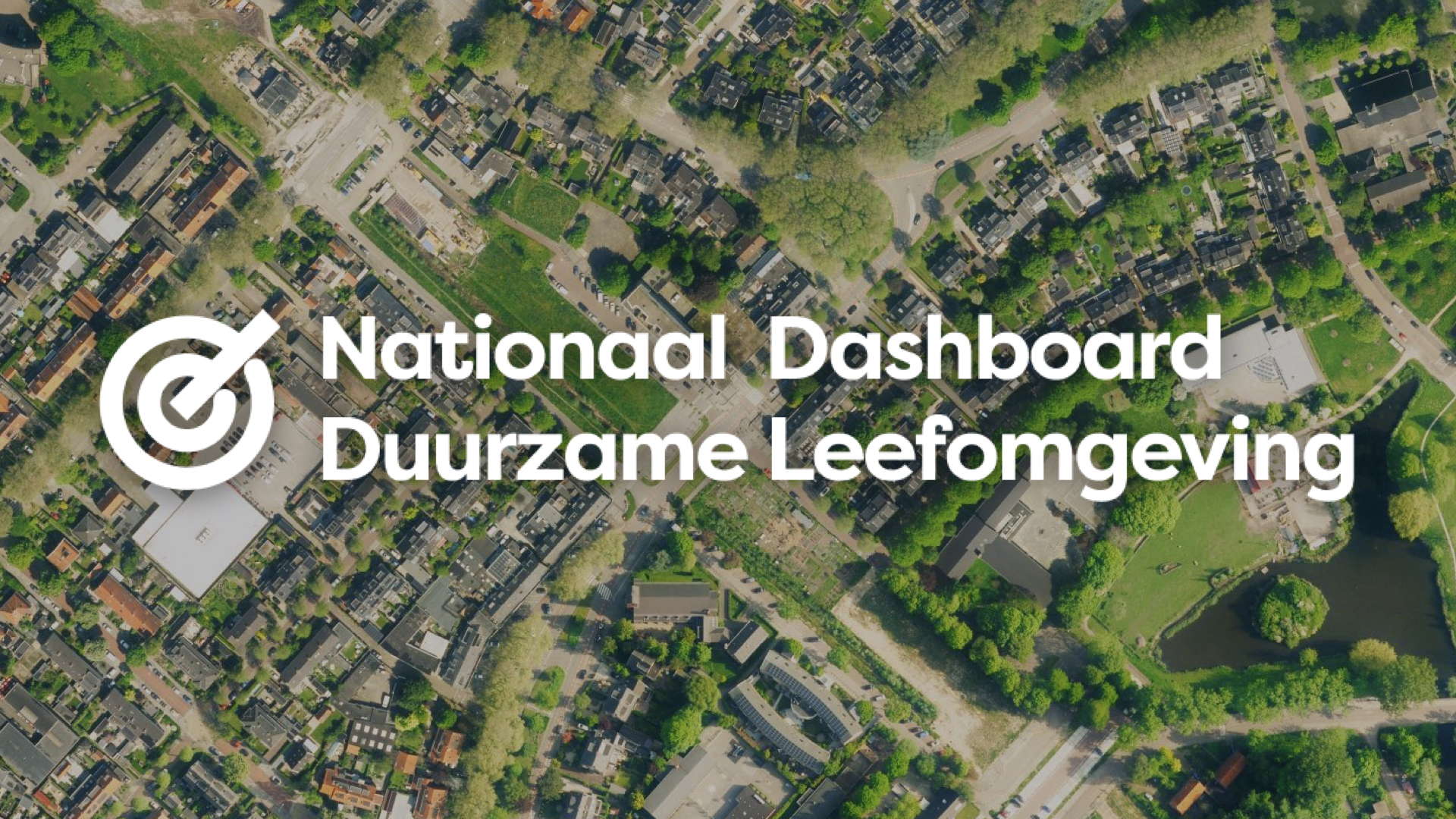 NL Greenlabel kondigt de lancering van het Nationaal Dashboard Duurzame Leefomgeving aan. Dit dashboard biedt een overzicht van de stand van zaken op het gebied van klimaat, biodiversiteit en gezondheid in de stedelijke leefomgeving. Gemeenten, gebiedsontwikkelaars en andere partijen kunnen de inzichten die het dashboard oplevert gebruiken als vertrekpunt om tot een natuurinclusieve en duurzame leefomgeving te komen.